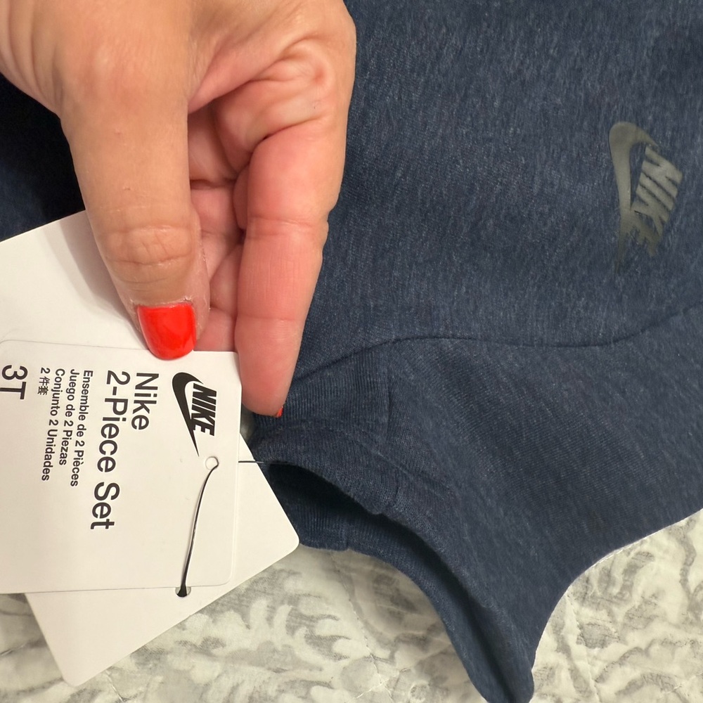 Nike Blue Short Sleeve Tee and shorts set - Picture 4 of 9